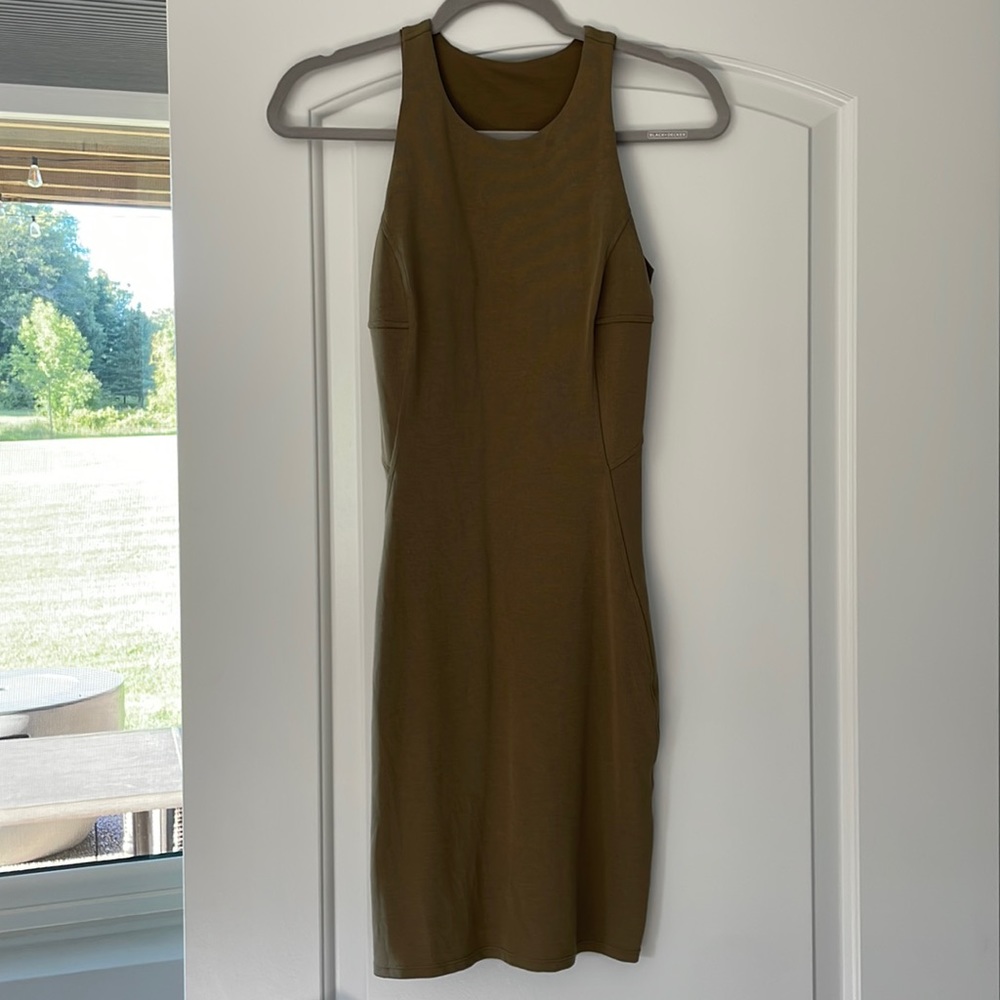 Lululemon dress with built-in sports bra, size 2, excellent condition